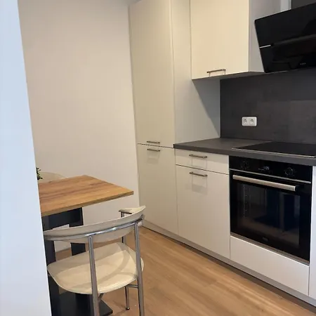 Zentrale Mit Eigenem Eingang Und Stellplatz Lubbecke
