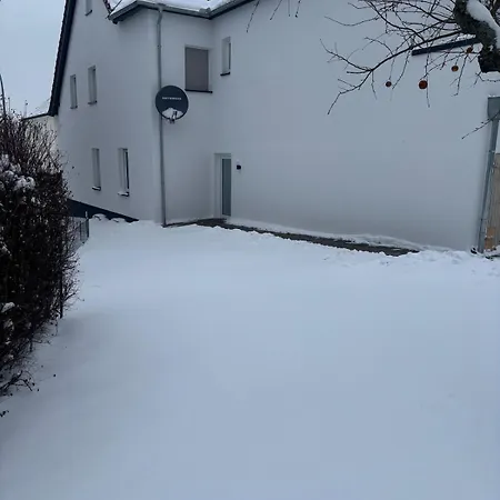 Zentrale Mit Eigenem Eingang Und Stellplatz