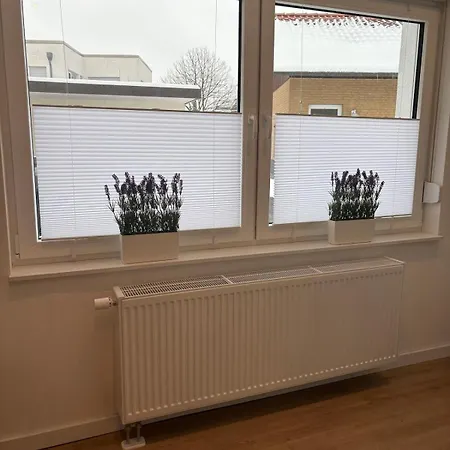 Zentrale Mit Eigenem Eingang Und Stellplatz شقة *
