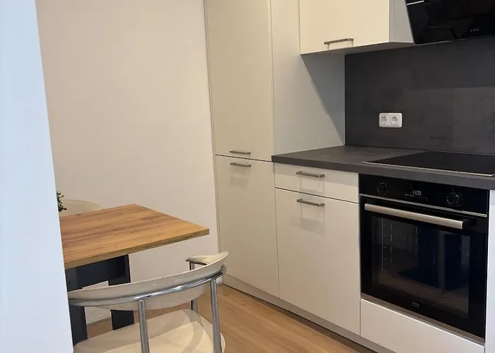 Zentrale Mit Eigenem Eingang Und Stellplatz Lübbecke