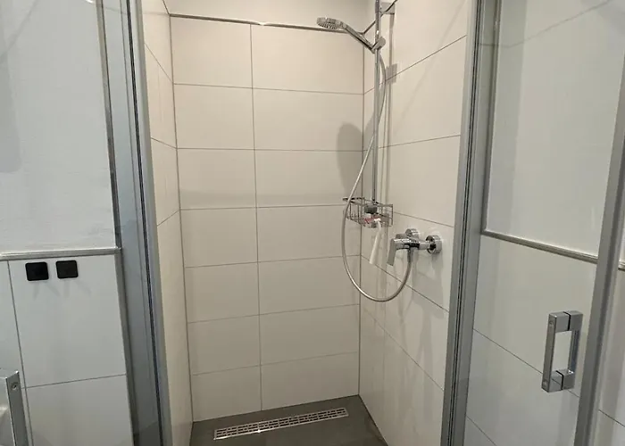 Apartman Zentrale Mit Eigenem Eingang Und Stellplatz *